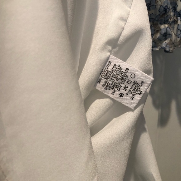 NWT Light spring blue floral dress. Great for Spring Break or Graduation - Picture 9 of 9